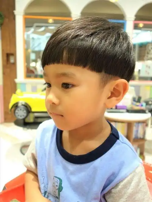从小男孩小寸头到小男孩不连接发型,从小男孩锅盖头到小男孩半扎发,本