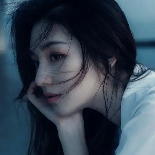 淡雅女生头像图片