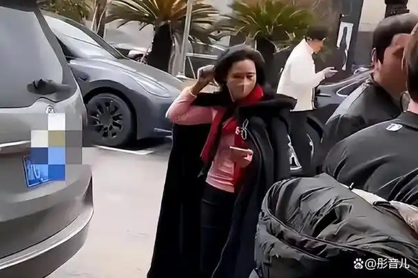 60岁何赛飞被称老太太全横店代拍抵制她捍卫自己权利错了吗