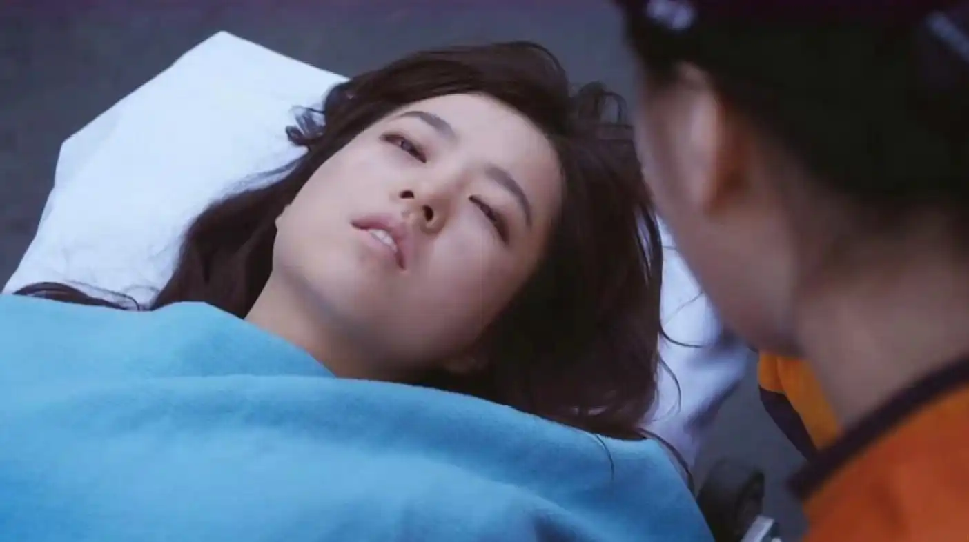 女子不堪网络暴力,死后恶灵附在视频上,看过视频的都进了停尸间