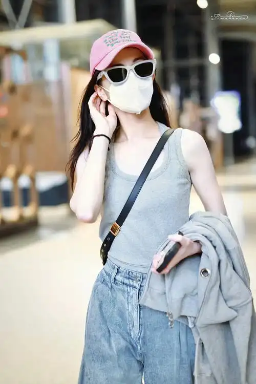 迪丽热巴的机场穿搭##迪丽热巴上海出发