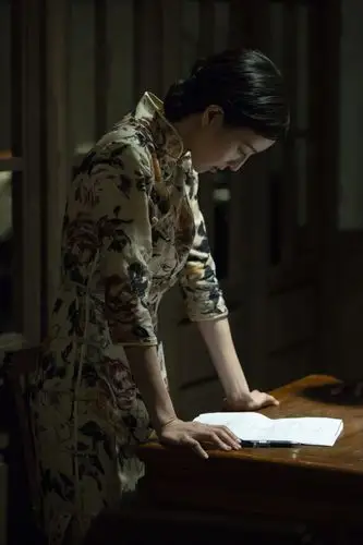 张钧甯又惊艳了!穿上旗袍,盘起长发,举手投足风情万种!