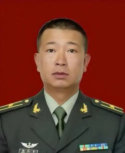 泪奔!"卫国戍边英雄"陈红军,牺牲后儿子出生