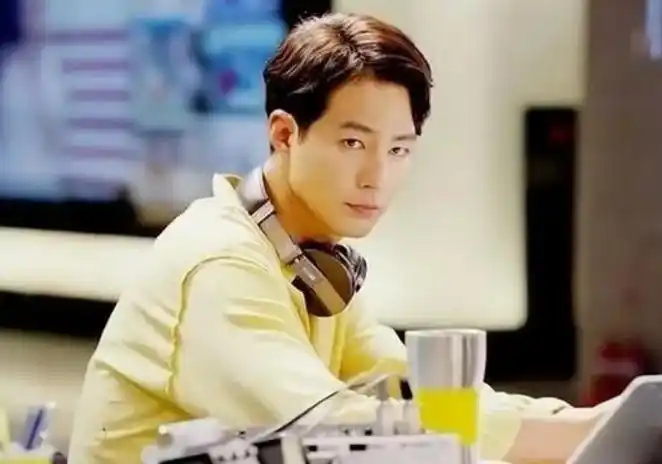 回顾赵寅成:全智贤心中男神,却惨遭金敏喜抛弃,如今仍孤身一人