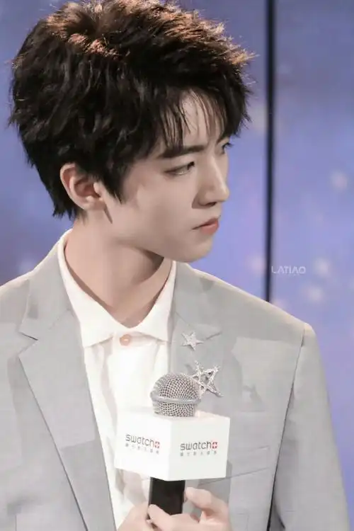 tfboys-王俊凯  回望  图cr:logo 侵删