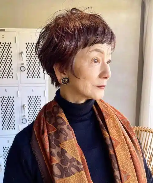 这三种短发减龄又显气质,好打理又洋气_发型_老年人_时尚