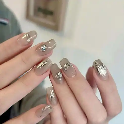 美甲帮 - 美甲图片2022新款式,简单美甲图片大全,美甲款式美甲教程