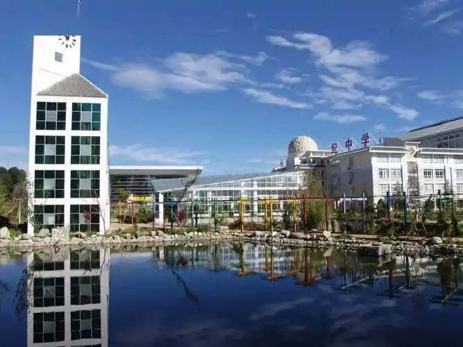 【每周一校】大理新世纪中学:一所充满青春朝气的学校_办学_校园_建设