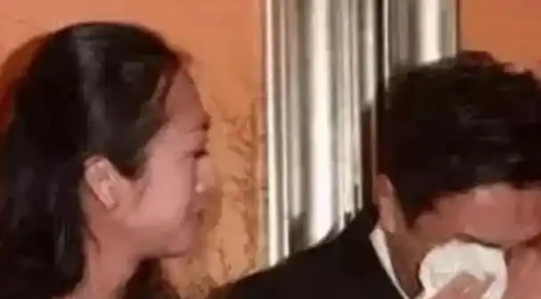 十五岁,容祖儿踏上了娱乐圈的征途,签约正东唱片,以歌手身份出道.