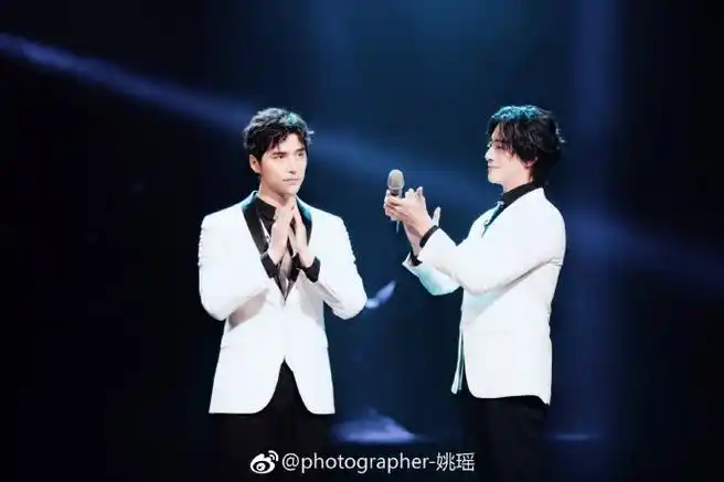 云次方超话声入人心超话#声入人心收官#是最铁的兄弟(老夫老妻)没错了