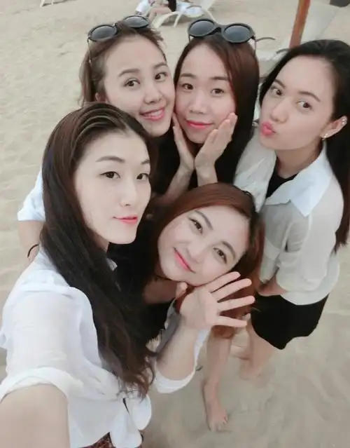 谁说当了妈以后没自由,闺蜜五人三亚行