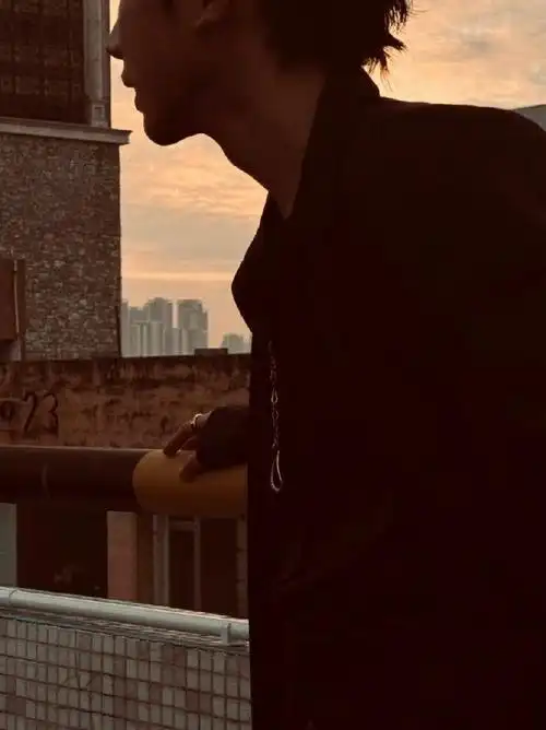 王源的喉结粉这里集合#王源2024龙行绛气