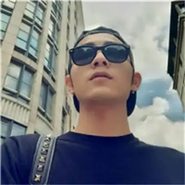 戴墨镜的男生超帅高清头像个性男生霸气超拽图片大全