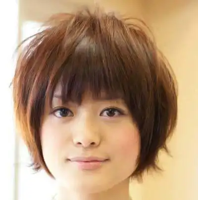 脸圆的女生适合什么发型中长发(12款宽脸女生中长发发型)(4)