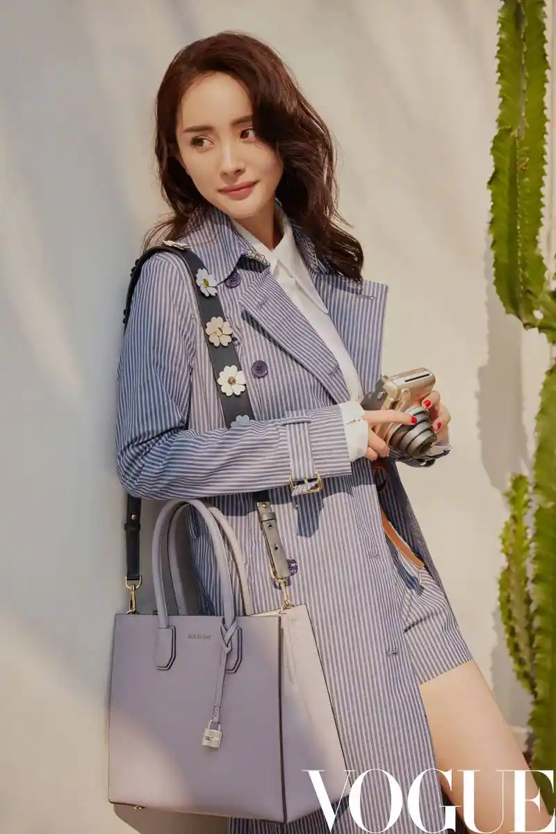 杨幂扶摇  人物:杨幂  活动:  时装电影展开幕酒会 时间:  事件:杨幂