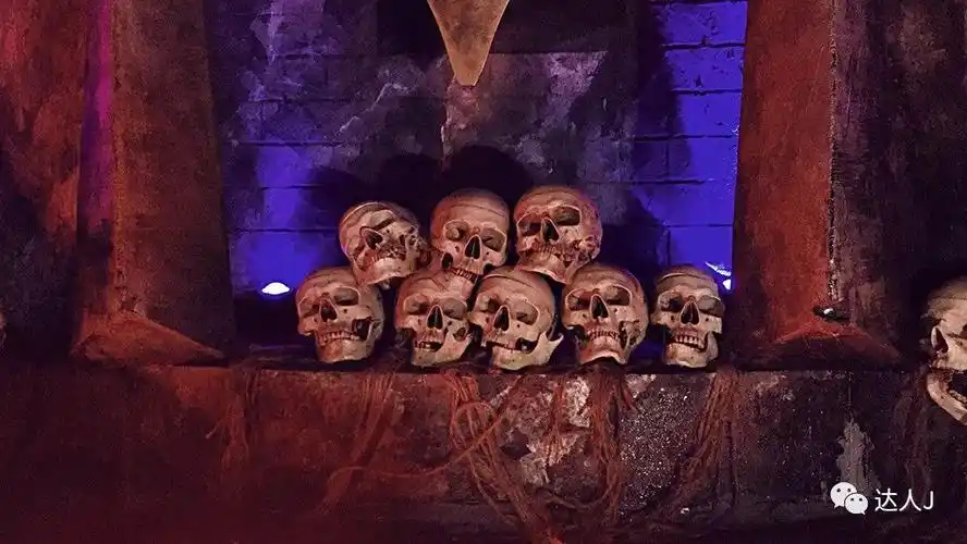 火爆的10月全球各大景点抢占c位唯独这里一片鬼哭狼嚎血腥恐怖却制霸