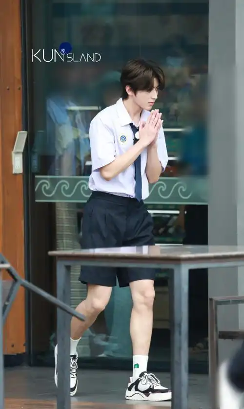 蔡徐坤白月光学长##奔跑吧校园路透##奔跑吧蔡徐坤