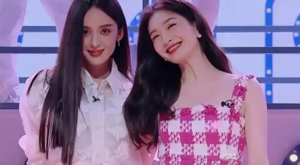 古力娜扎与江疏影同框差距明显一个像网红一个穿红裙美艳大气