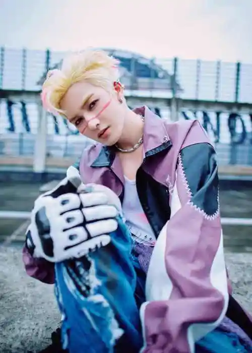 成都欢乐谷大运音乐节#机车炫彩版@theo-朱正廷把应援色印在身上!