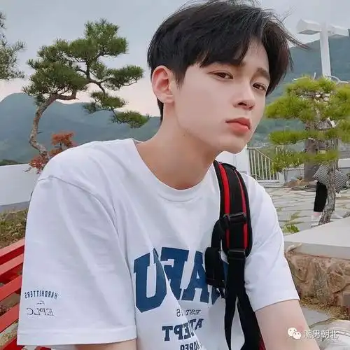 男生20岁以后剪这4款发型很合适谁剪谁帅气