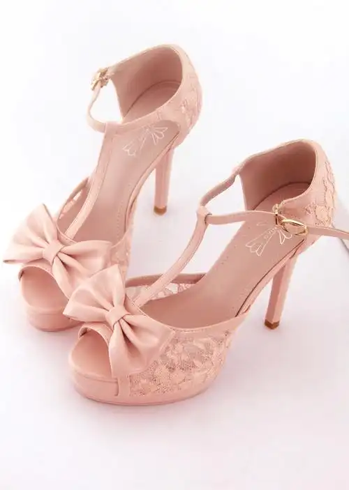 粉色蕾丝蝴蝶结高跟鞋