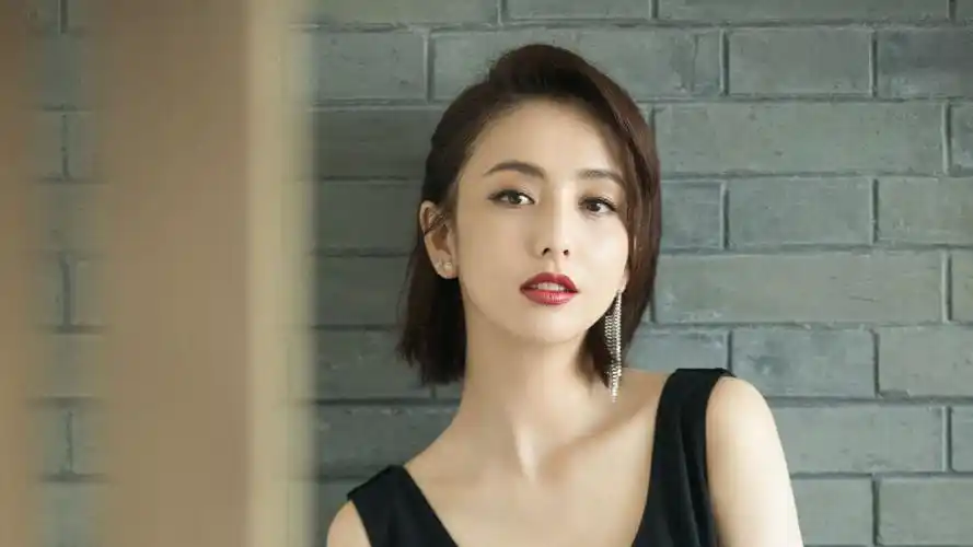 陈思诚谈佟丽娅主持春晚后变化满口赞赏可佟丽娅还爱他吗