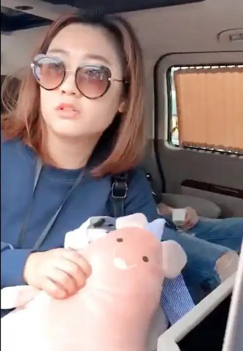 网红刘宇宁与助理小慧的关系最终曝光网友被骗这么久