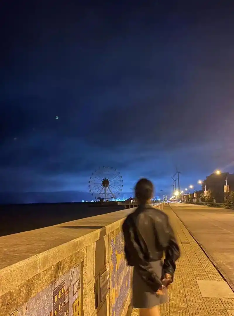 我一个人走了那么长的路 我坚强又独立 我不能将就 希望任何人 - 抖音