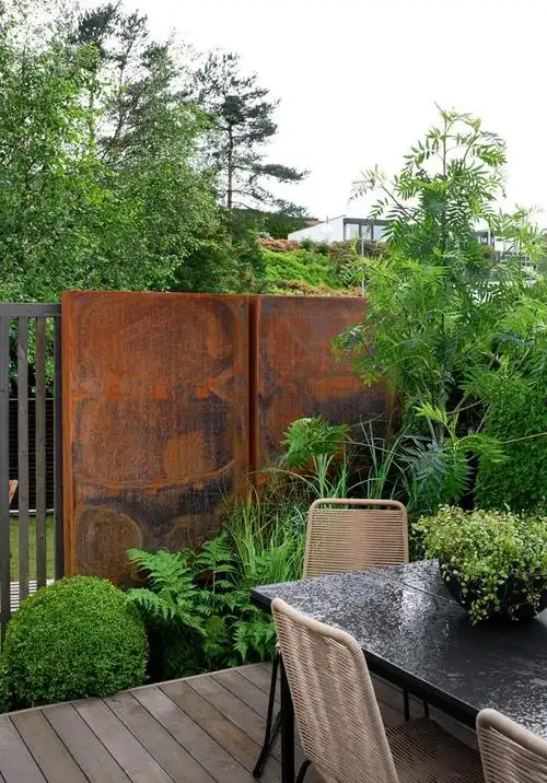 庭院设计:分出5个区域的小花园,大石块放在花园里居然这么好看