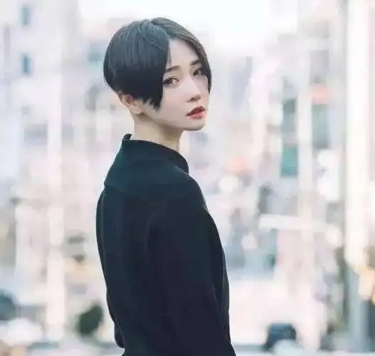 高晓松女儿放假回国花十万买见面礼超宠夕又米携现任老公接机