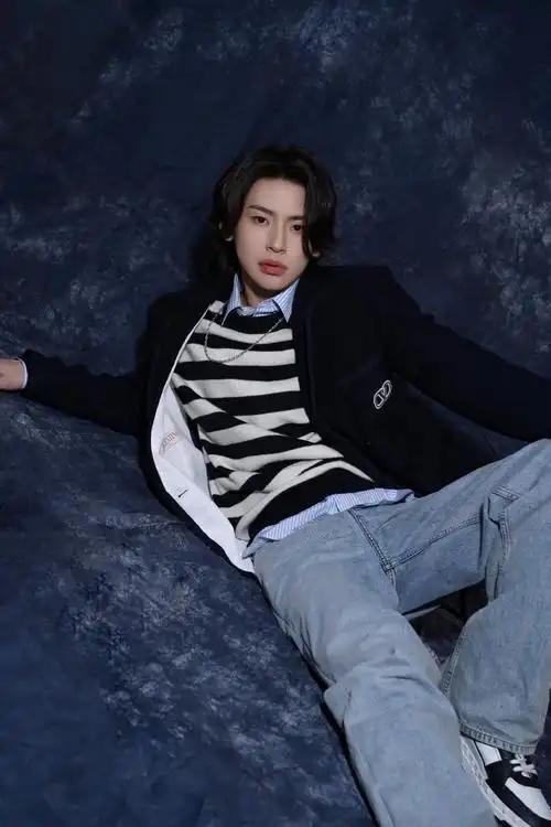 小鬼王琳凯超话以音乐为翅膀,飞往有梦的地方.