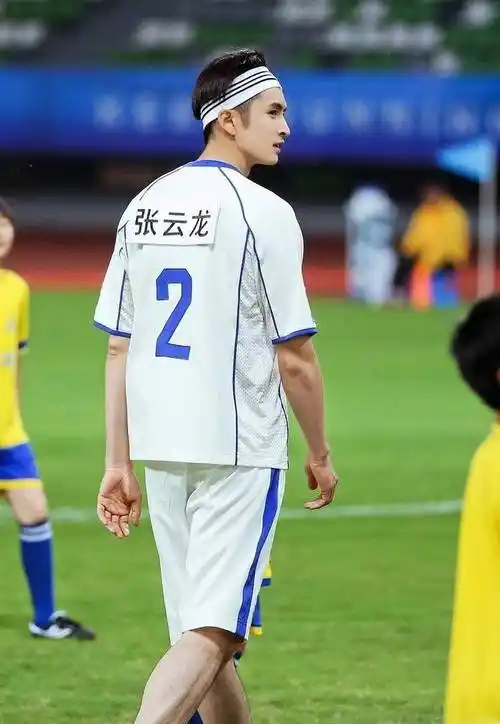 继热巴过后,杨幂又要放大招了,亲自带他上跑男,踢足球力压鹿晗_张云龙