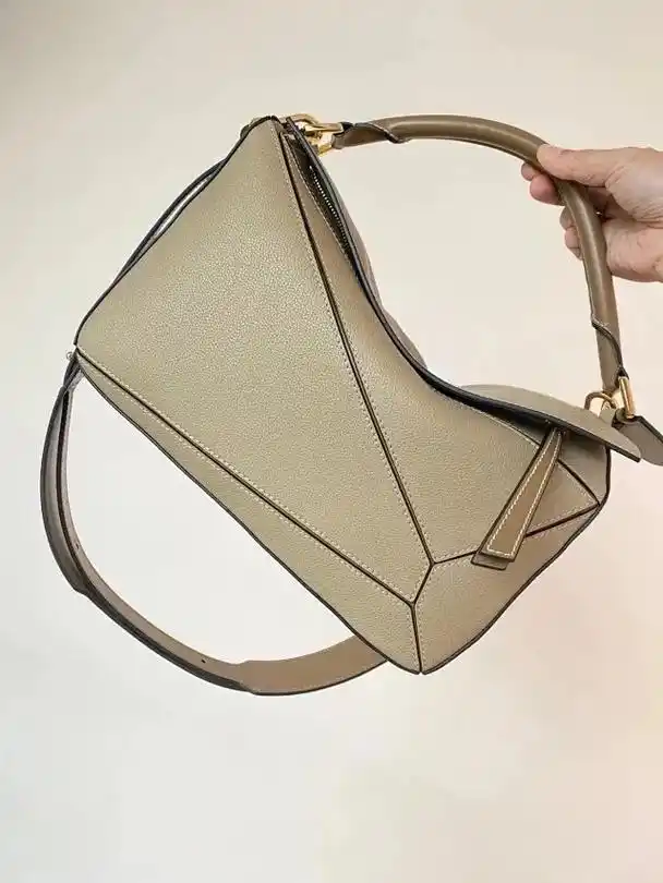 loewe 罗意威沙色 puzzle - 抖音