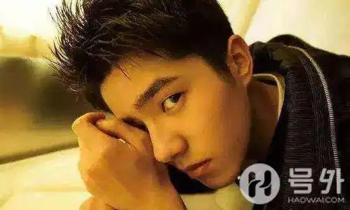 刘昊然和成名前女友合影曝光?还暴露了他整过鼻子?