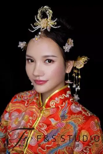 中式新娘妆越来越重要婚礼仪式比不可缺