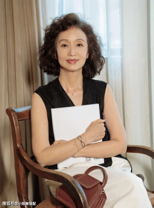 女人如果还没到60岁,这3款"大妈发型"尽量别留,会显老很多