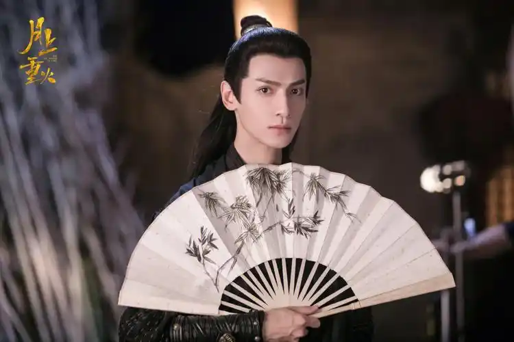 古装评委席只拍了三部古装男主只播了一部