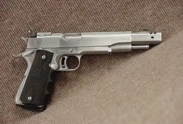 那些年军迷必追的电影,亚洲四帅勇夺枪王!