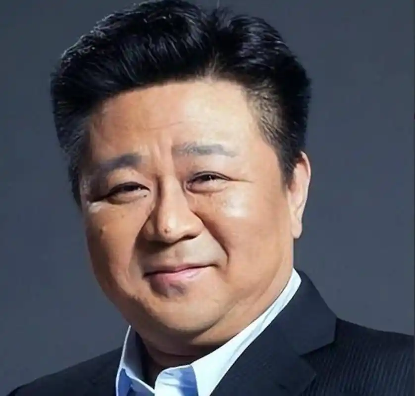 "胖星"梁冠华:这辈子做最正确的决定,就是娶才貌双绝的唐烨_表演_身材