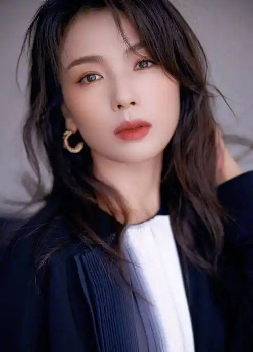 刘涛私生女风波再曝猛料!孩子相关细节被披露,随富商爸爸移民_王珂