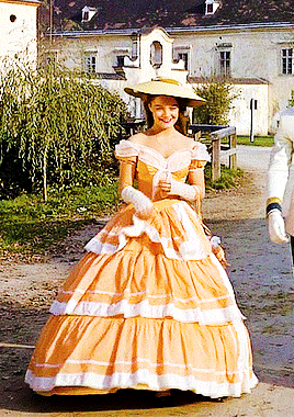 重温茜茜公主里的50套绝美裙子别只看主角的蓬蓬裙了