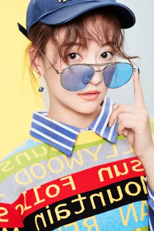 余玥上演炮灰女孩逆袭记 清新甜美写真曝光