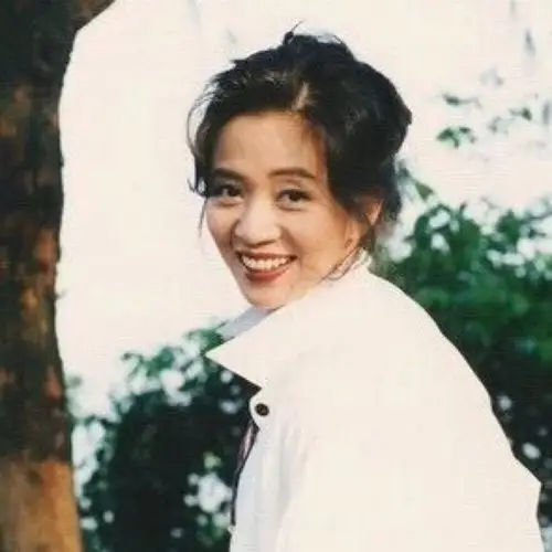 梅艳芳 1963年10月生于中国香港 自截女头