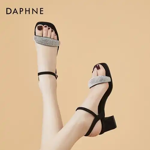 达芙妮优雅雅露一字凉鞋时装气质2022新款夏季时装凉鞋