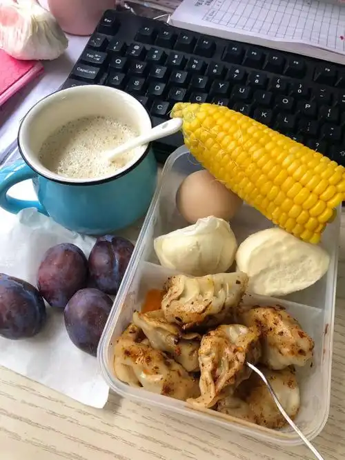 今天的早餐有点丰盛