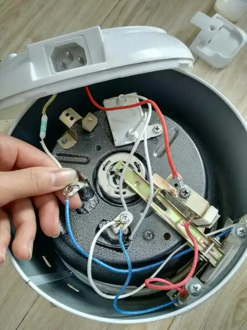 电饭锅维修方法图解 电饭锅温度保险管坏了怎么办