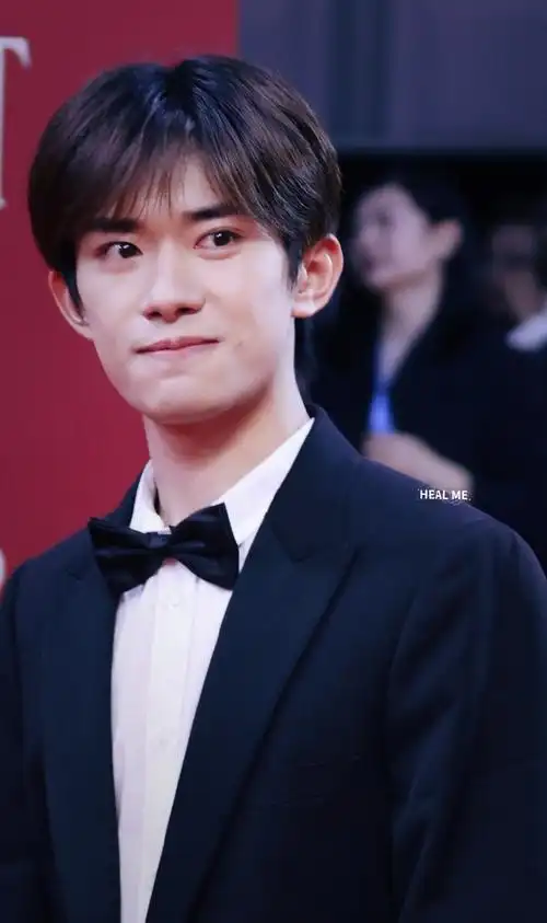 易烊千玺4%vol的河##易烊千玺二三逢时戢鳞风起