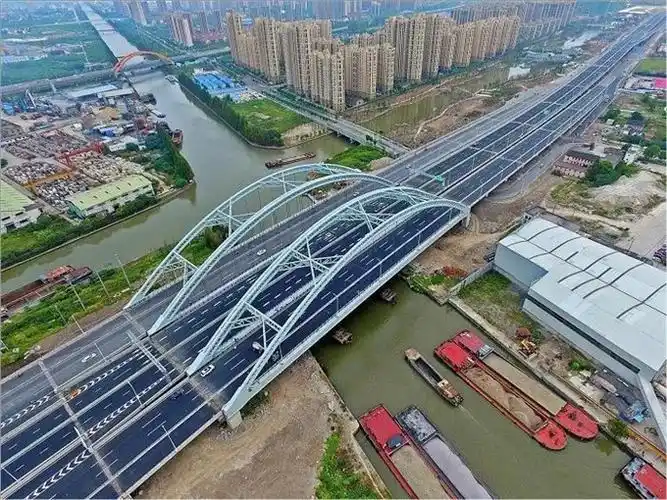 嘉闵高架项目:国内首次采用"装配式"城市道路高架工程