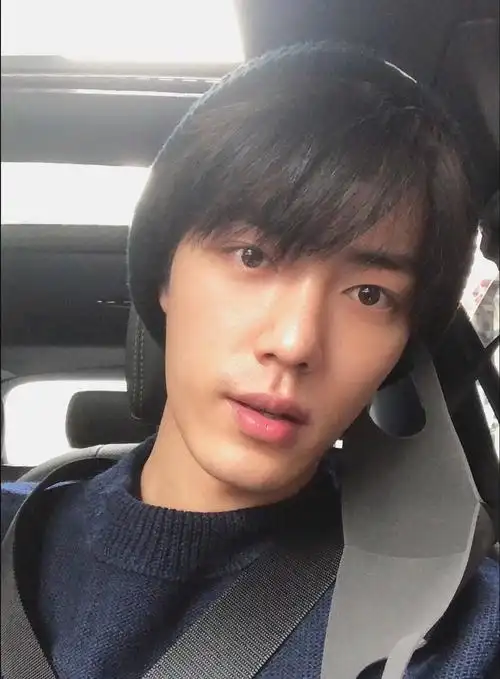 肖战生图太能抗了啊,真的好帅.我要冷静!