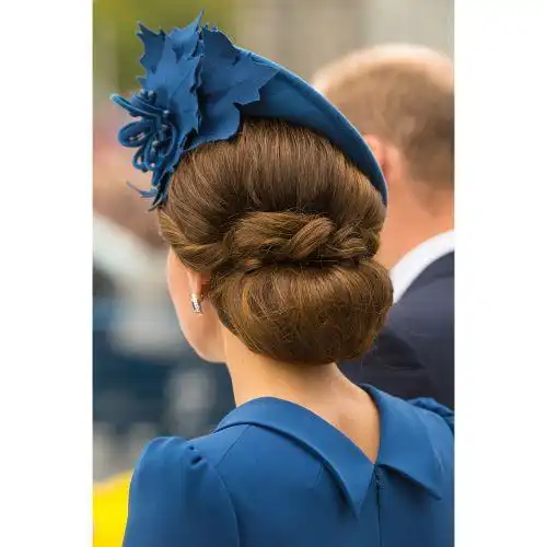 英国王妃凯特米德尔顿的16种最佳发型